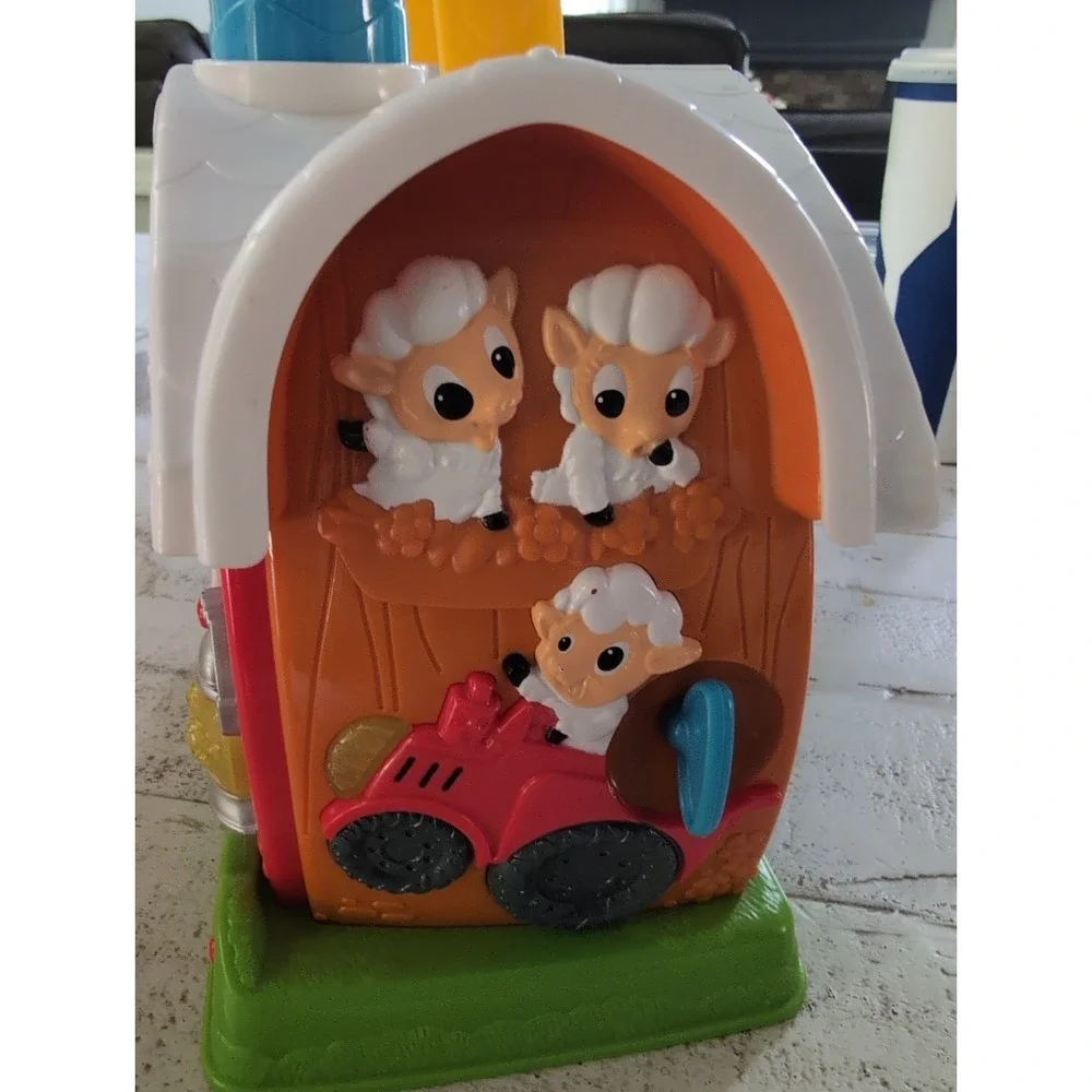 Leap Frog Sing and Play Animal Farm House Barn Lights Sounds Works